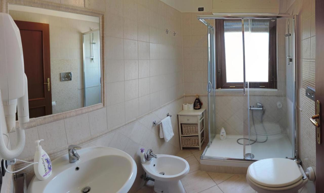 פיומיצ'ינו La Fiera Guesthouse מראה חיצוני תמונה