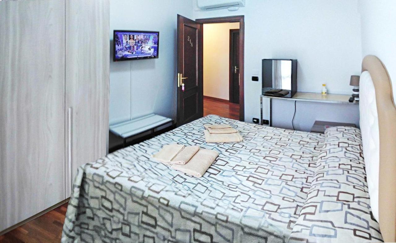 פיומיצ'ינו La Fiera Guesthouse מראה חיצוני תמונה
