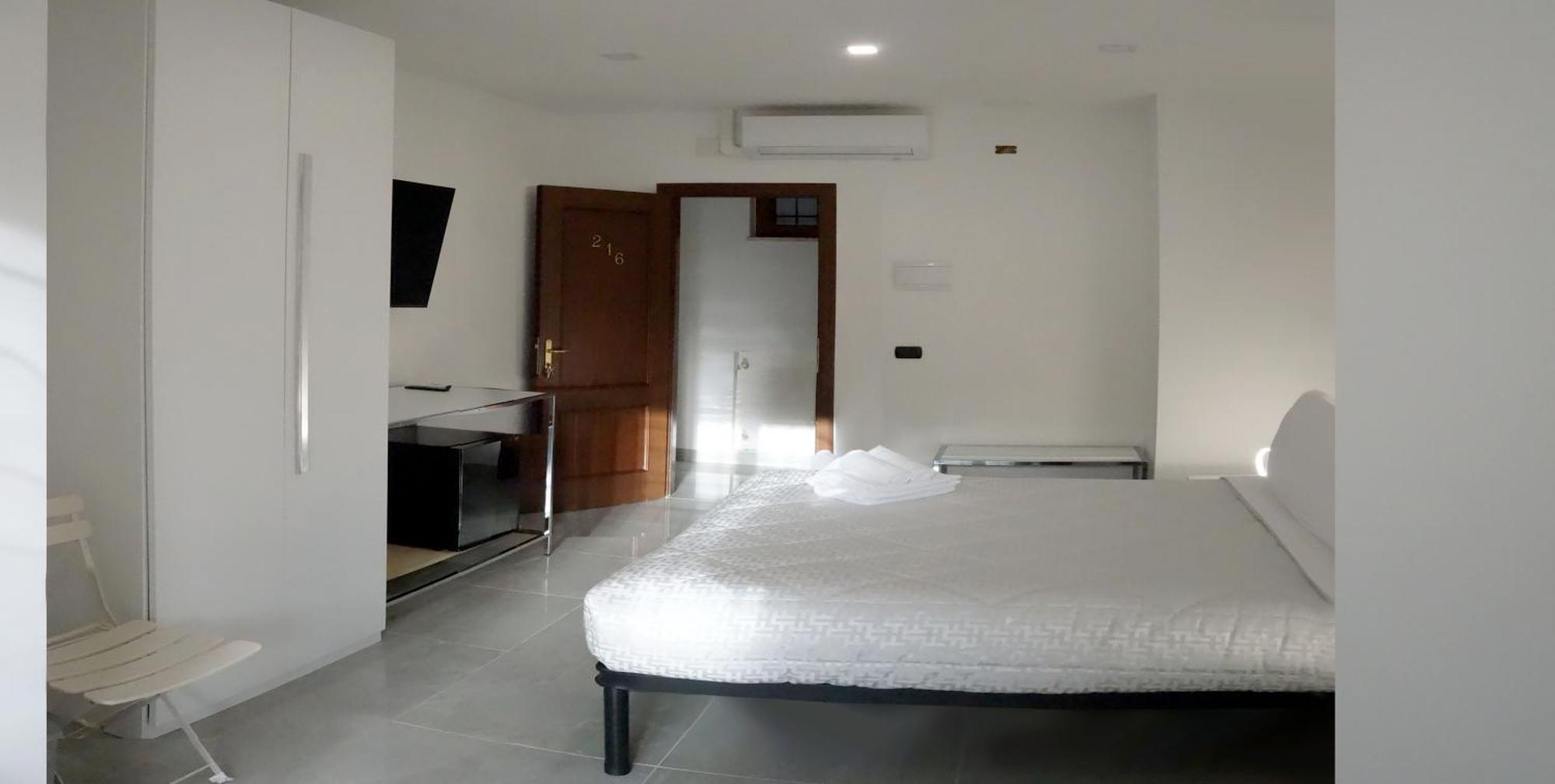 פיומיצ'ינו La Fiera Guesthouse מראה חיצוני תמונה