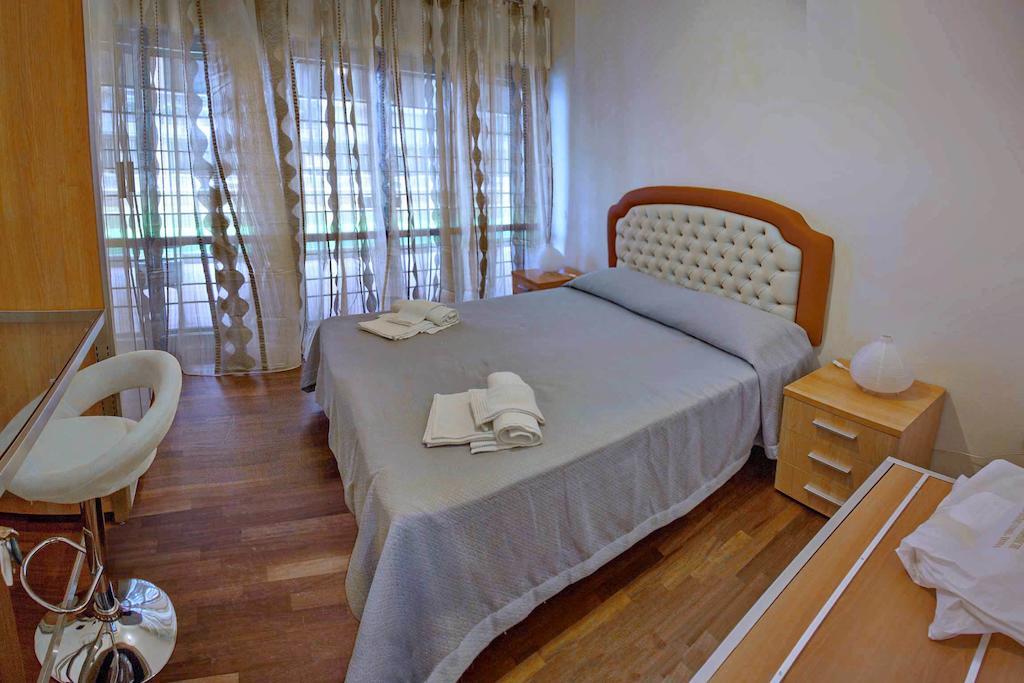 פיומיצ'ינו La Fiera Guesthouse חדר תמונה