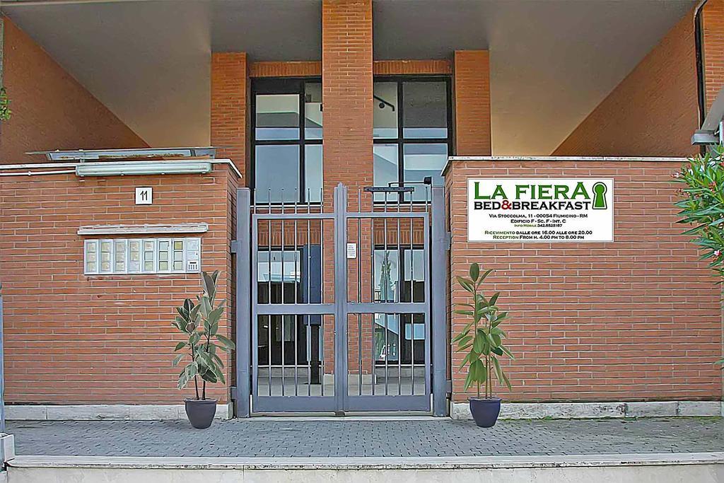 פיומיצ'ינו La Fiera Guesthouse מראה חיצוני תמונה